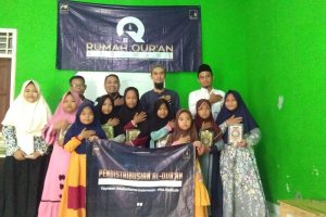 Distribusi Wakaf Quran Ke Santri RQ PPA Karawang