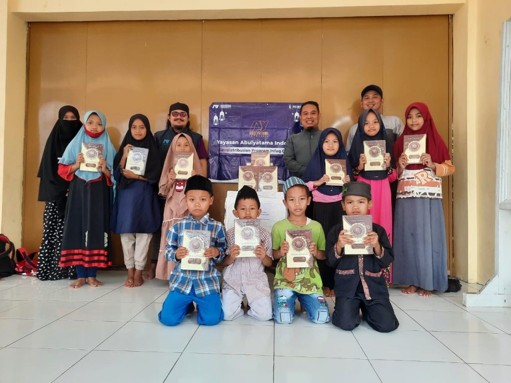 Distribusi Mushaf Qur'an ke RQ PPA Cianjur