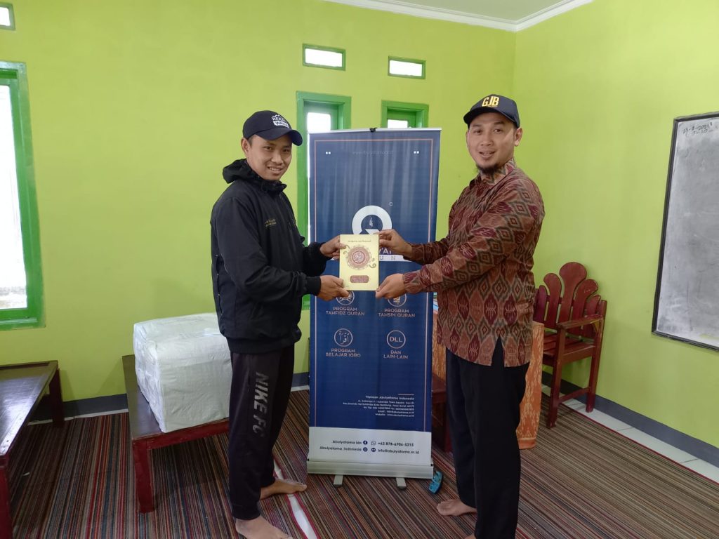 Distribusi Mushaf Qur'an ke RQ PPA Bandung