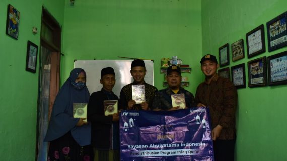 Distribusi Mushaf Qur’an ke RQ PPA Bandung